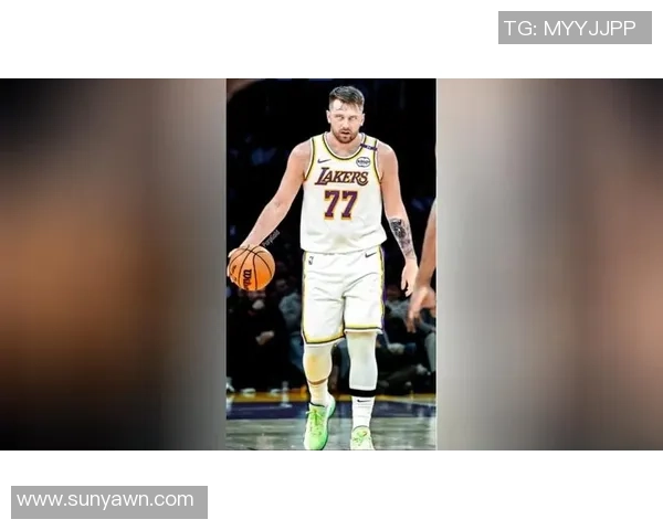 东契奇轰49+11完爆华子！湖人三大蓝领迸发胜狼，戈贝尔2分被用废